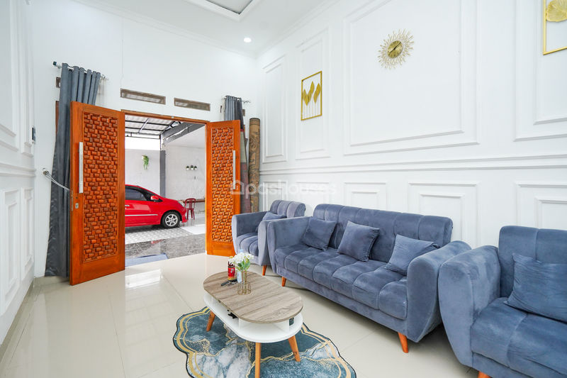 Jalan Sawo Kupu Bombay Depok