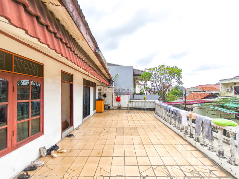 Jalan Anggrek Garuda II Blok I No.33