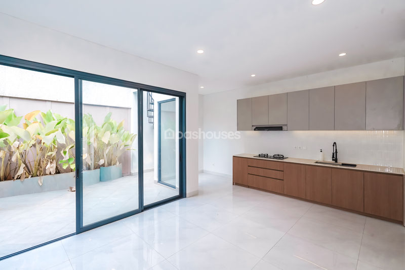 Legenda Wisata Zona Rembrant Blok H3/12