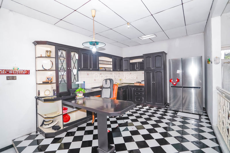 Jalan Mujair II No.18