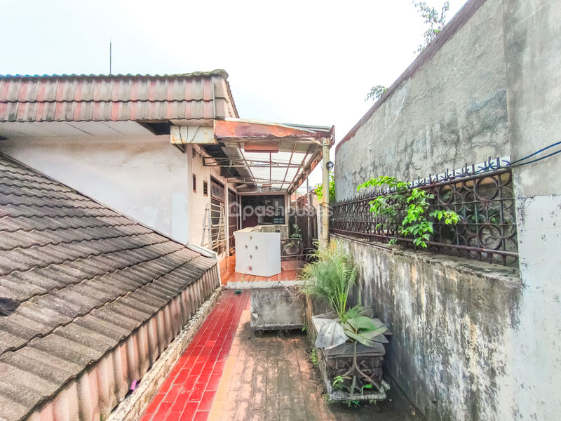 Jalan Markisa Blok E1 No.20-21 Cipayung