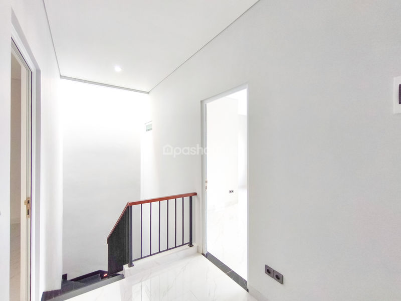 Jalan Kelapa Molek 3 Sektor 8B Blok FA5 No.6