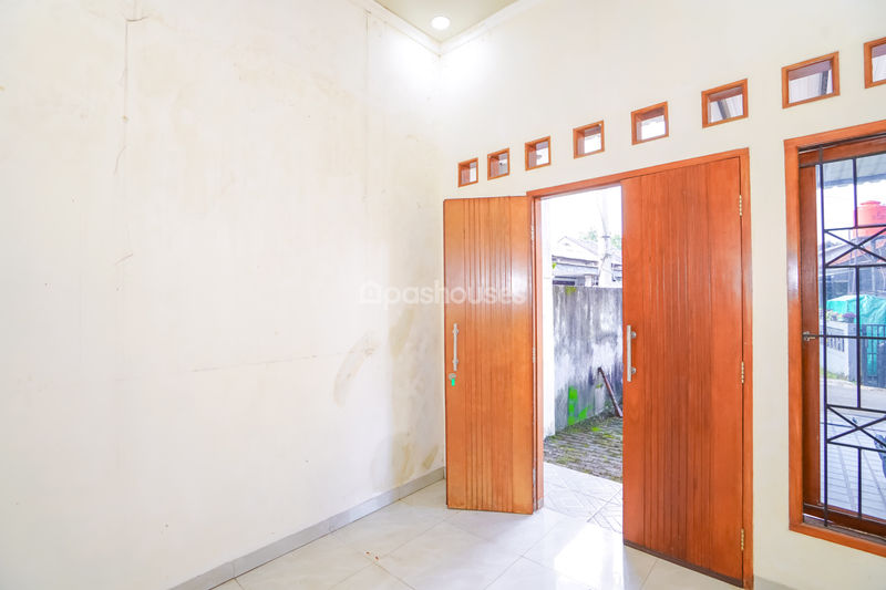 Jalan Makam Pule Depok