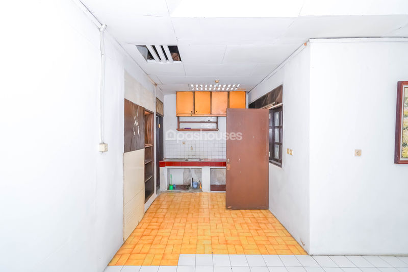 Jalan Pisangan Raya