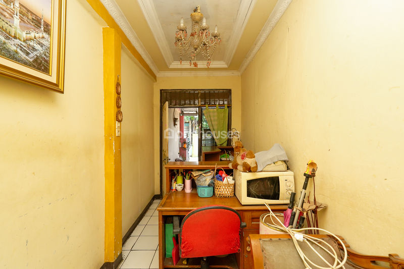 Jalan Sunan Kudus Blok Q1 No.14