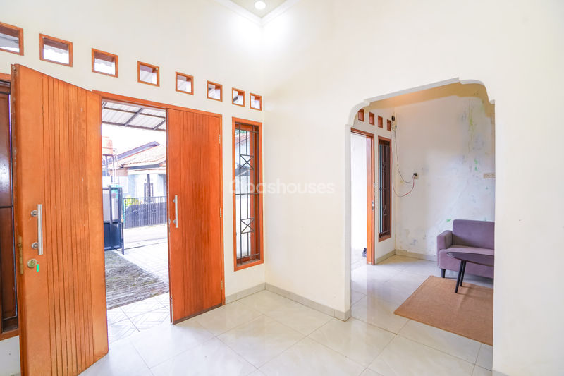 Jalan Makam Pule Depok