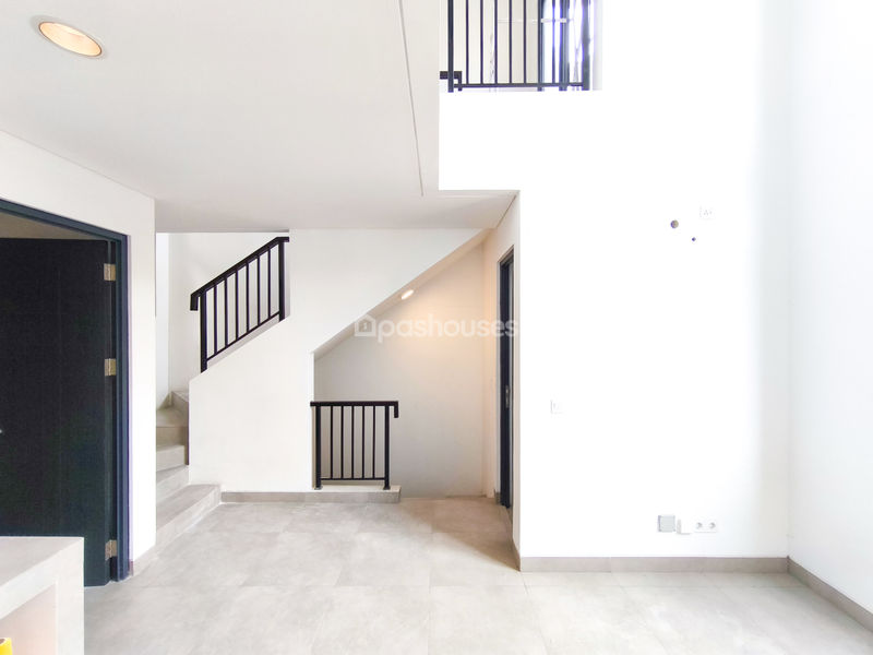 Latinos Business District BSD City Blok B12 No.5