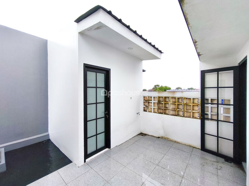 Jalan Saari Kelapa Dua