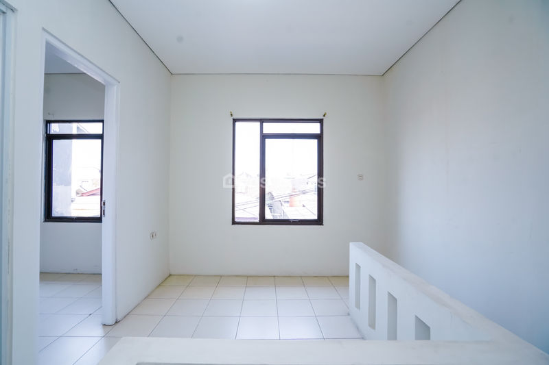 Perumahan Rose Garden Residence Blok A No. 8