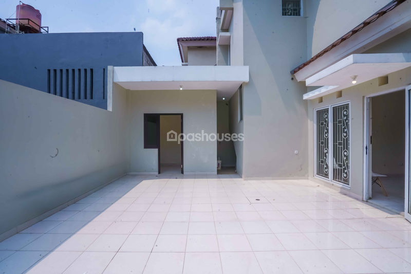 Telaga Golf Sawangan Cluster Espanola