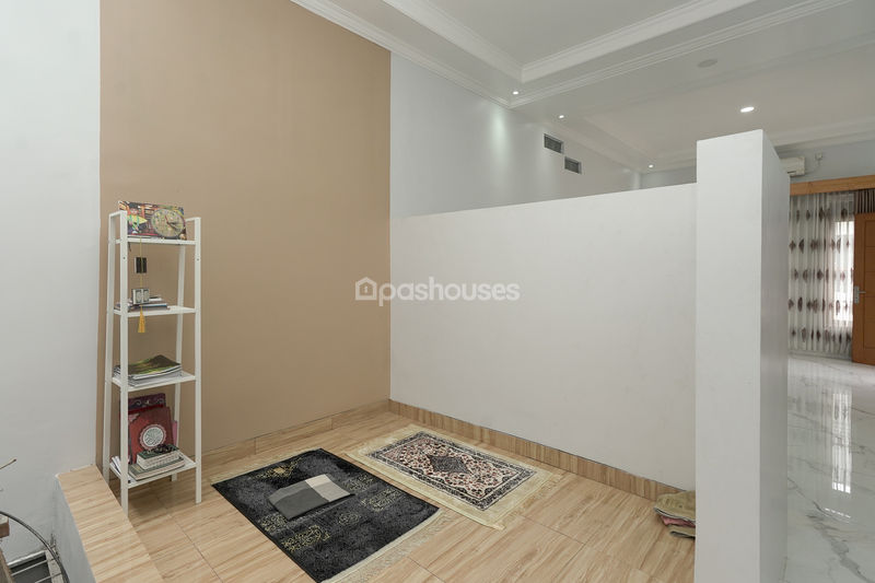 Jalan Pegasing 3 No.28 Cipayung