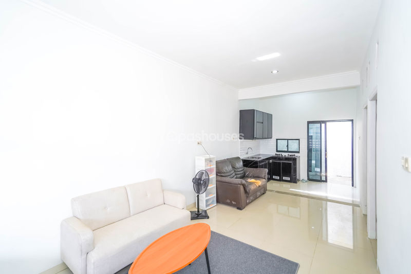 Perumahan Diamond Lake Side