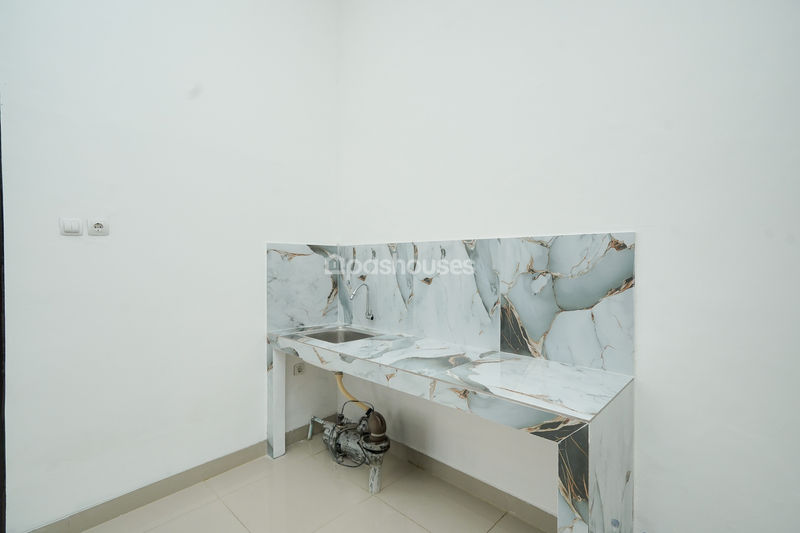 Perum Tytyan Kencana Blok B3 No.5