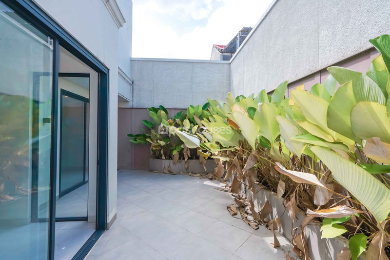 Legenda Wisata Zona Rembrant Blok H3/12