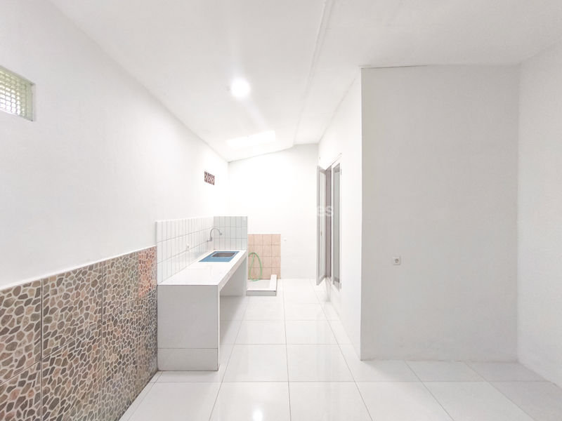 Serpong Park Cluster Fluorite Blok F12