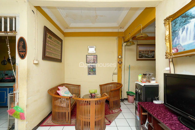 Jalan Sunan Kudus Blok Q1 No.14