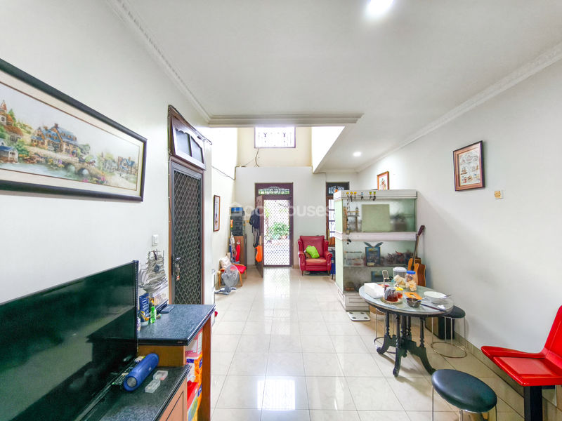 Jalan Dharma Graha IV Blok B8 No.30A