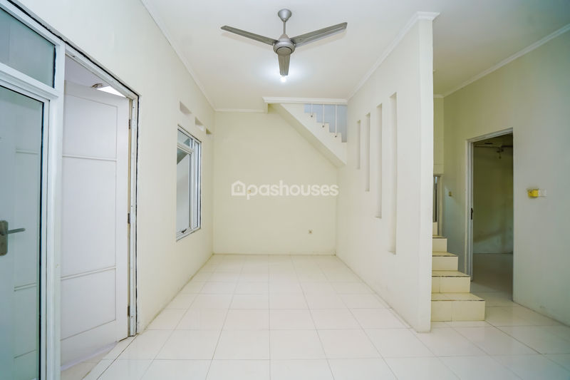 Perumahan Rose Garden Residence Blok A No. 8