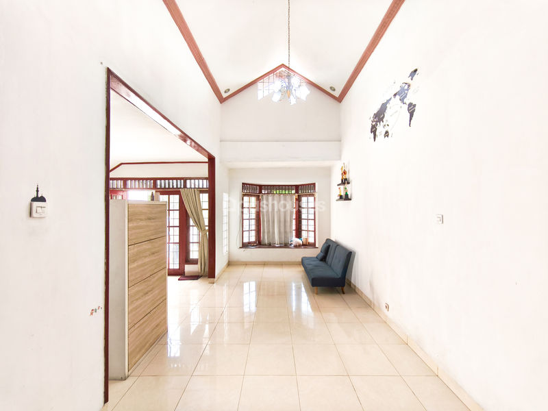 Bintaro Jaya Sektor 5 No.18