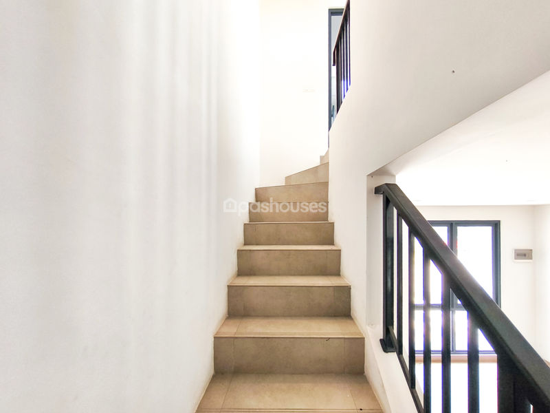 Latinos Business District BSD City Blok B12 No.5