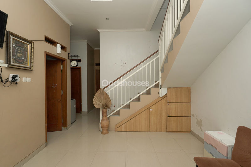 Jalan Pegasing 3 No.28 Cipayung