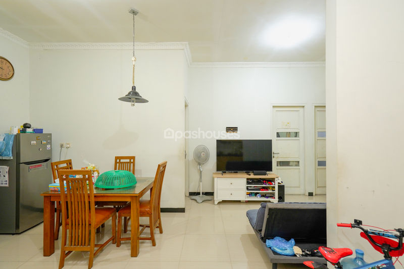 Perumahan Taman Raya Cluster Cendana Blok J8