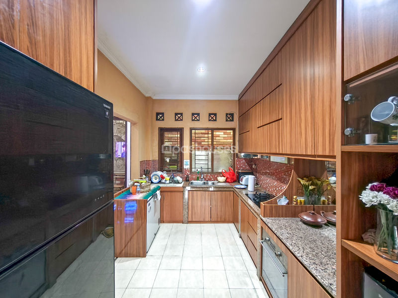 Nusa Loka BSD Sektor 14.4 Blok L7 No.1