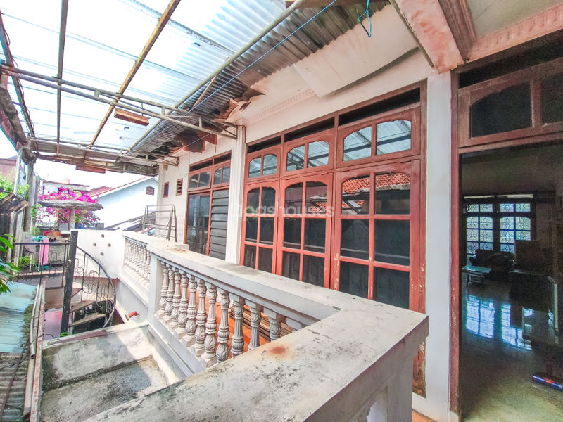 Jalan Markisa Blok E1 No.20-21 Cipayung
