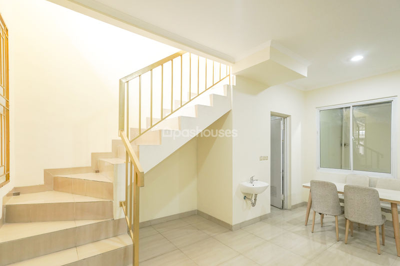 Perumahan Duta Garden Cluster Beverly Hills Blok E4 No.40