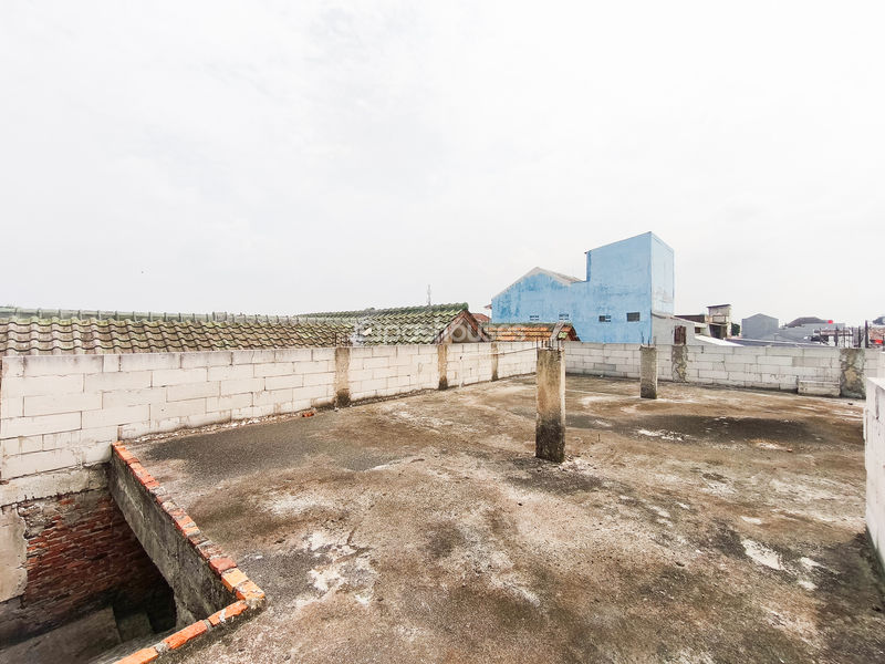 Jalan Sawo VIII Blok SV No.1