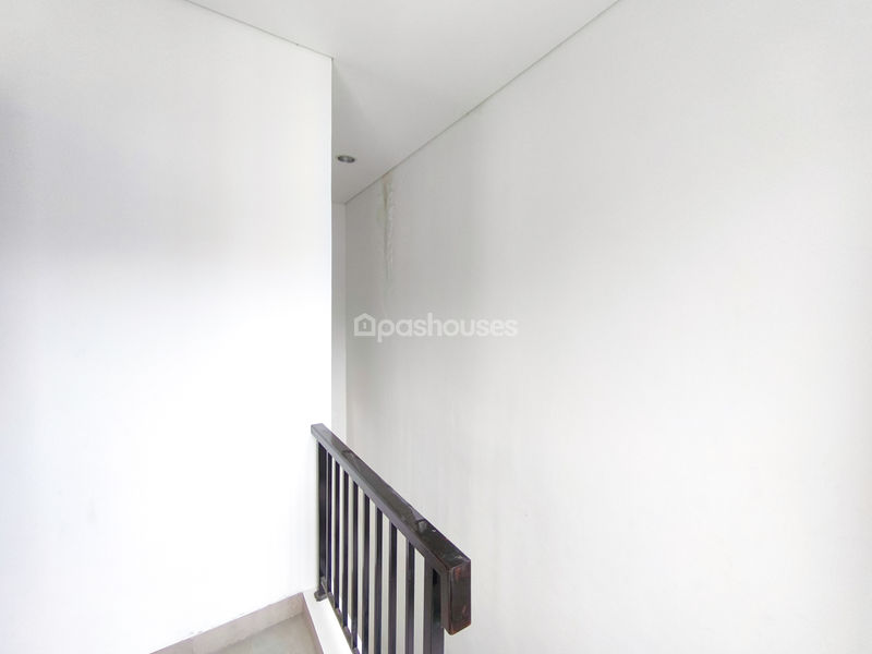 Latinos Business District BSD City Blok B12 No.5