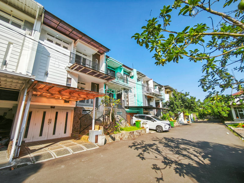 Perumahan Cyber Orchid Town House