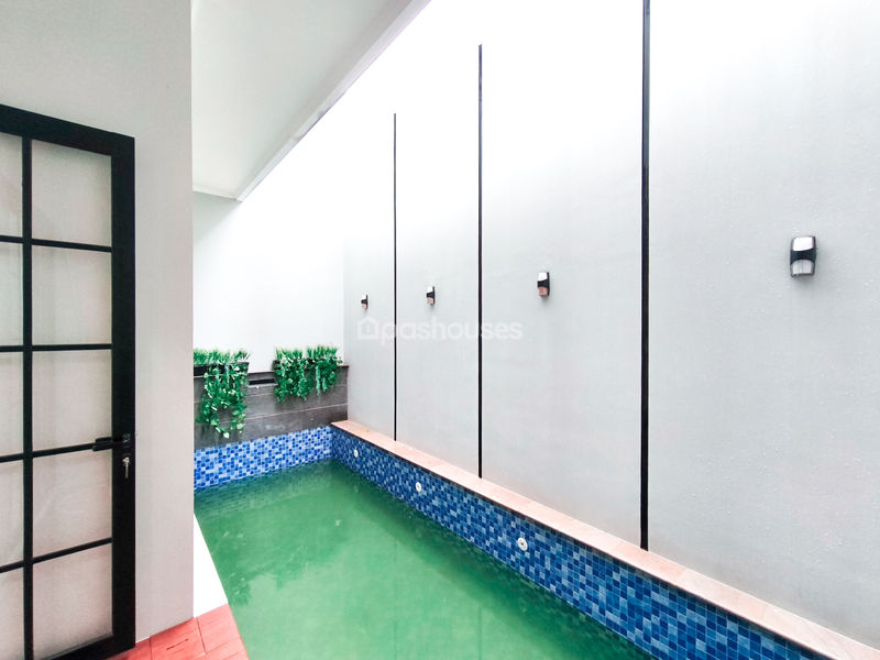 Jalan Saari Kelapa Dua