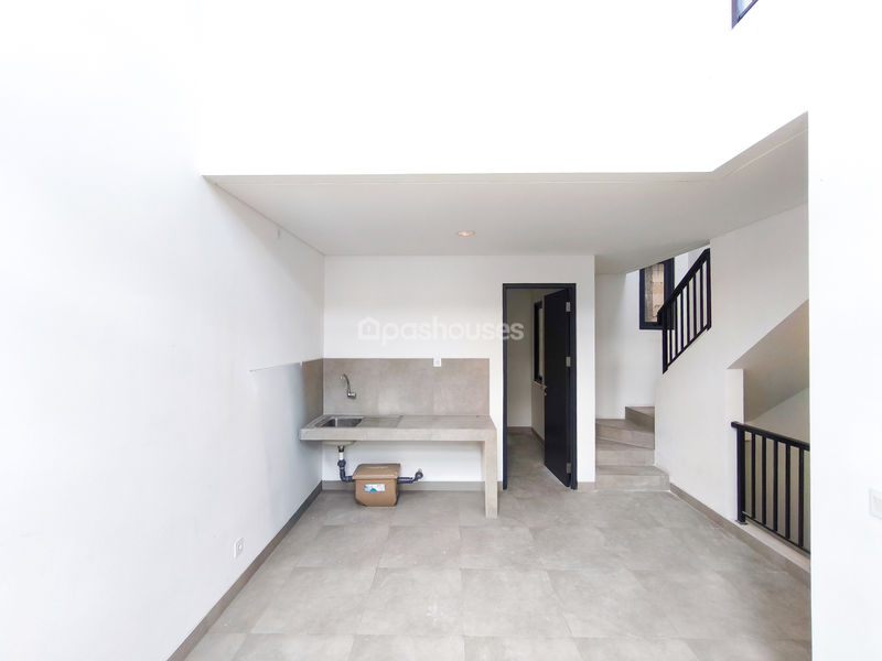 Latinos Business District BSD City Blok B12 No.5