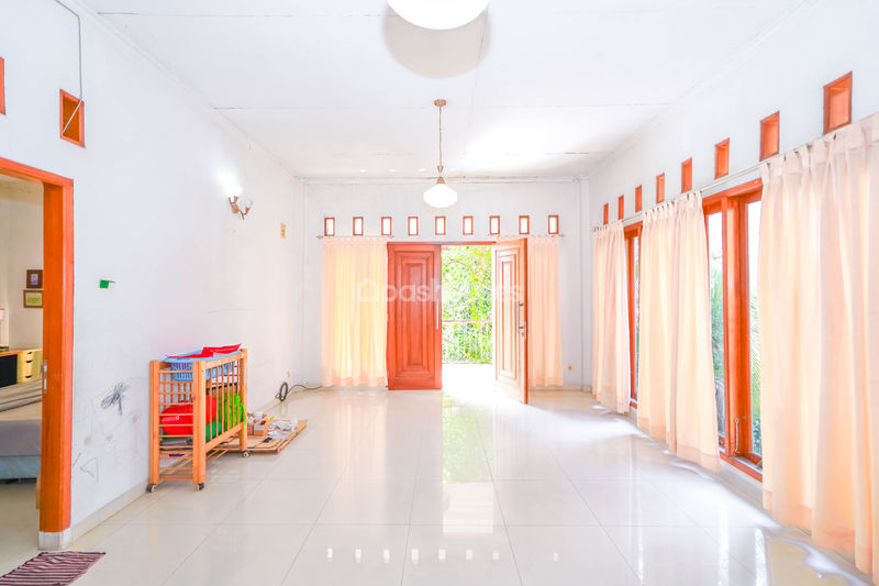 Jalan Raya Depok Sawangan