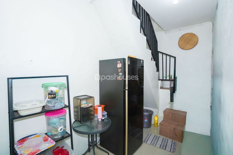 Perumahan Diamond Lake Side Blok G No.6