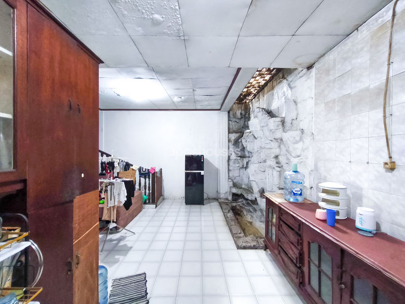 Jalan Anggrek Garuda II Blok I No.33