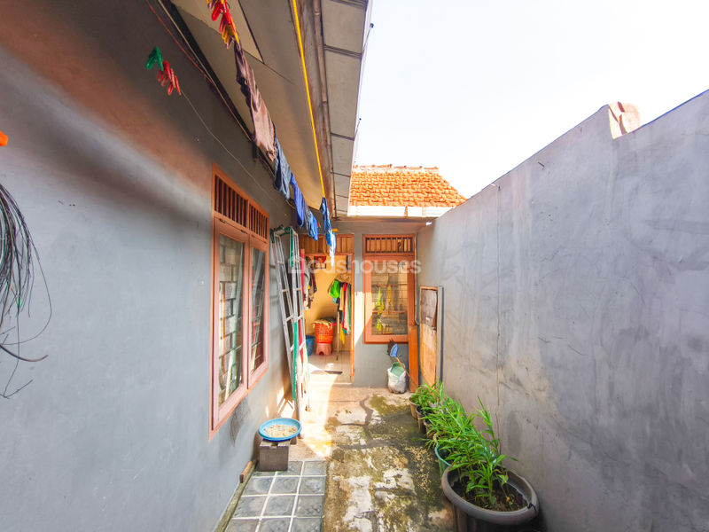 Jalan Galuh IV Blok E