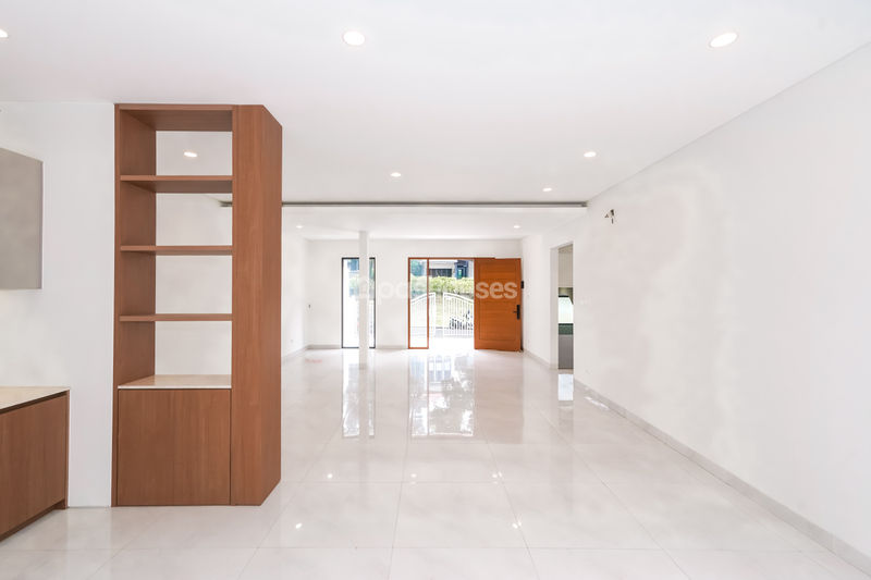 Legenda Wisata Zona Rembrant Blok H3/12