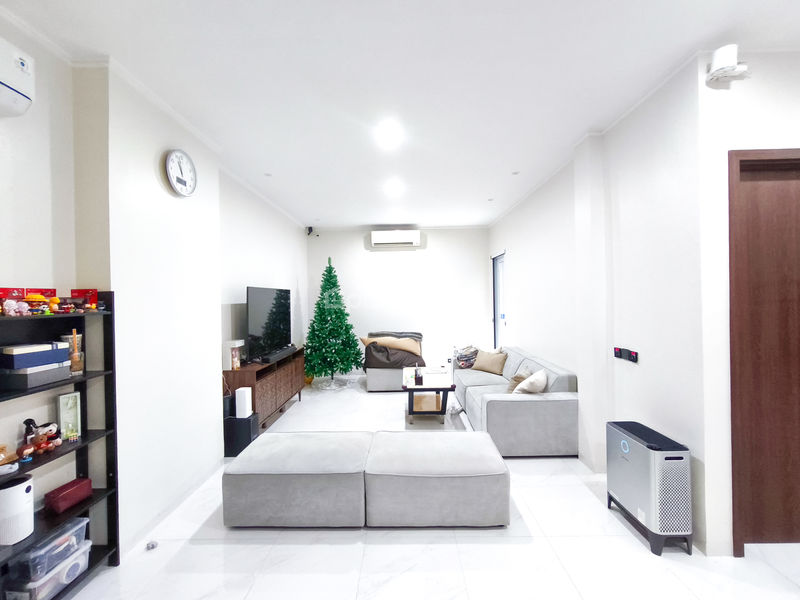 Perumahan Suvarna Sutera Cluster Andara