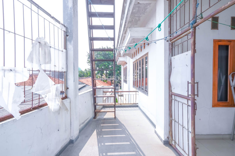 Jalan Raya Depok Sawangan