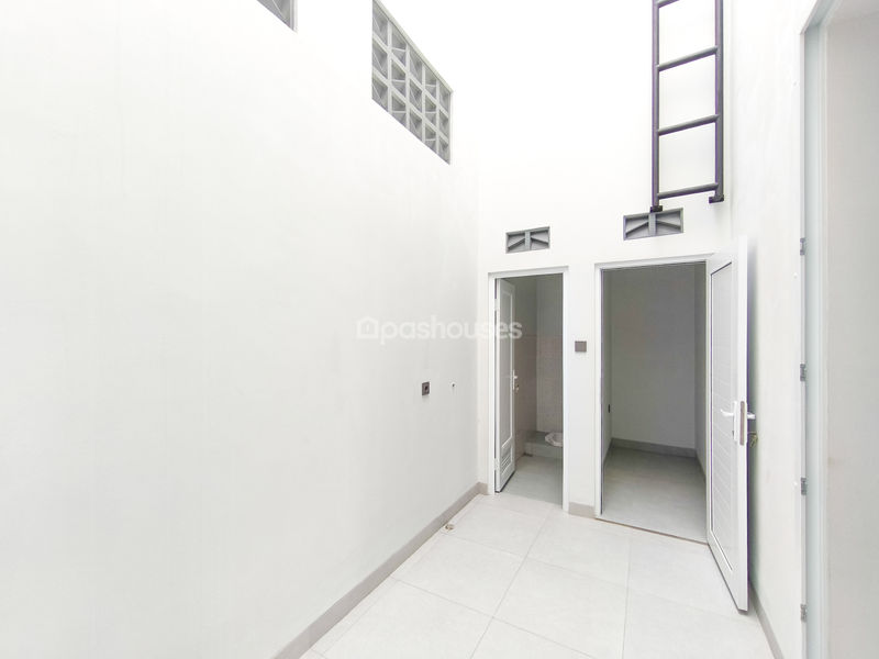 Jalan Kelapa Molek 3 Sektor 8B Blok FA5 No.6