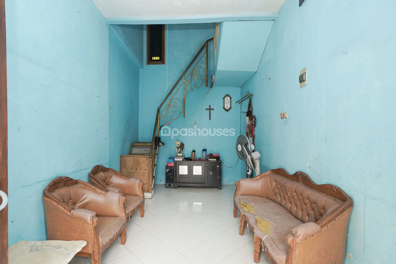 Jalan Tirta Kencana IV Blok E No.303