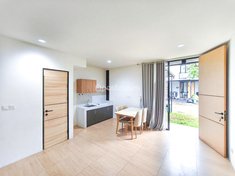 Perumahan Cendana Essence West 1 No.136