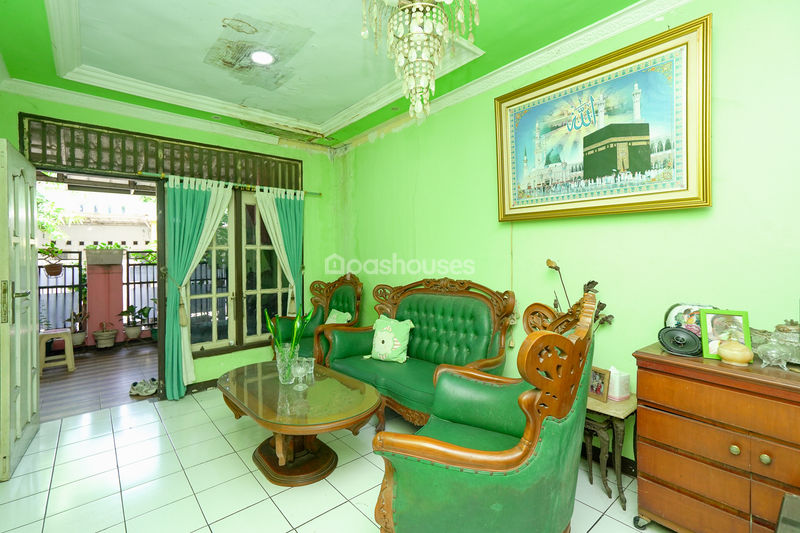 Jalan Sunan Kudus Blok Q1 No.14