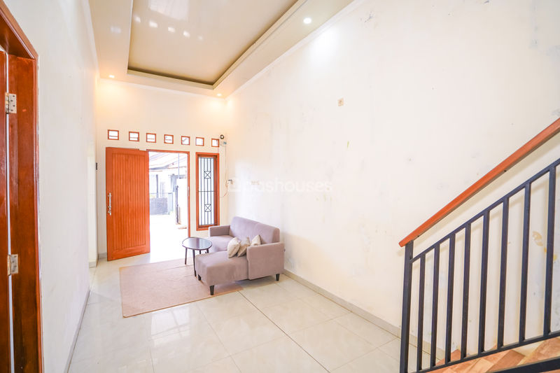 Jalan Makam Pule Depok