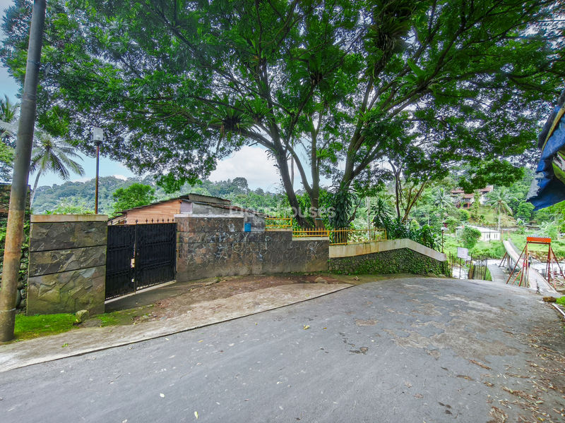 Kampung Ciliwung Riverside