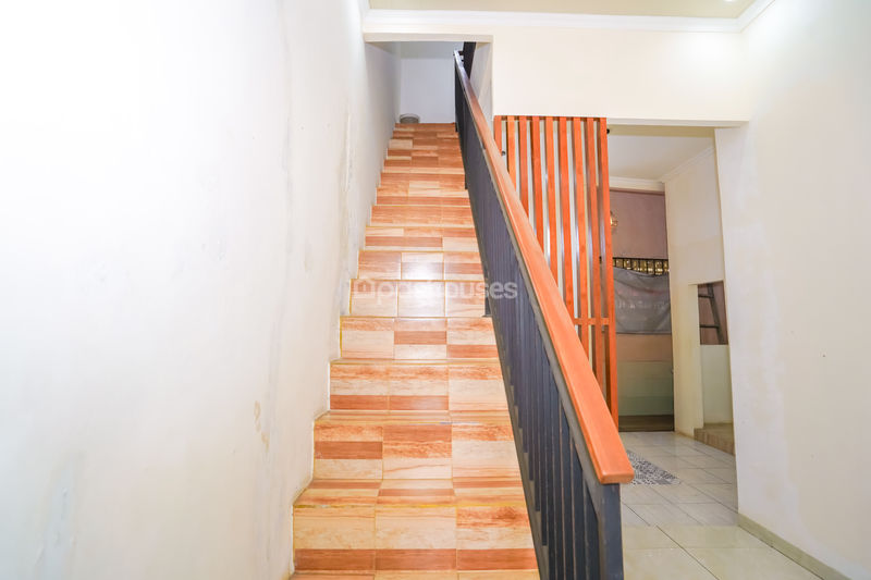 Jalan Makam Pule Depok