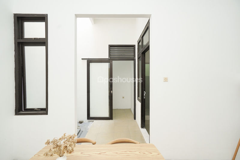 Arya Townhouse 3 Kav 99 No.3