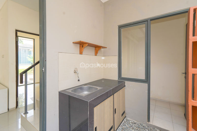 Golden Park 2 Blok R 17